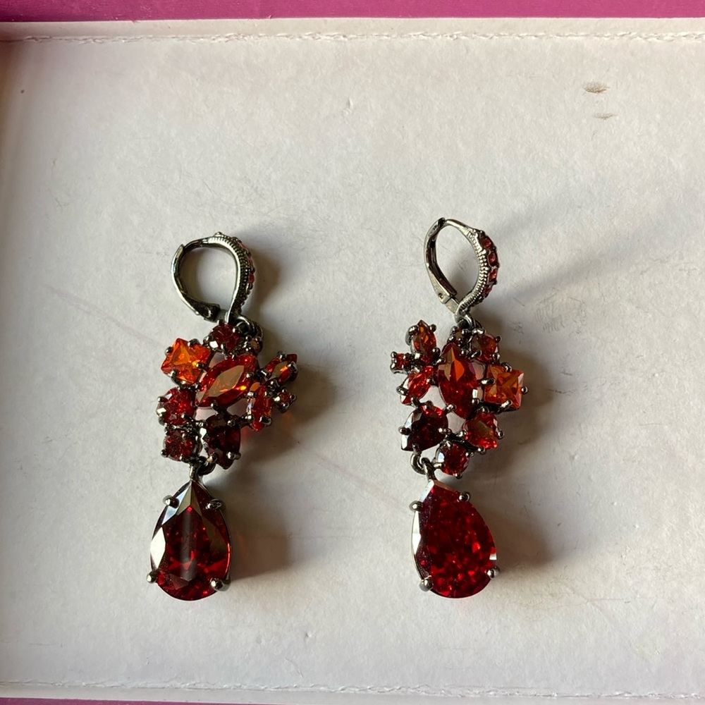 Amber crystal dangling earrings